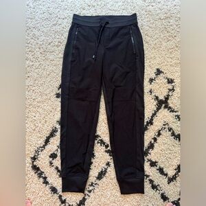 Athleta Headlands Hybrid Trek Jogger 6 Black